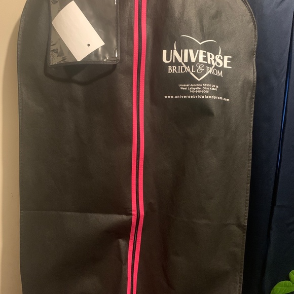 Formal dress - Picture 5 of 5